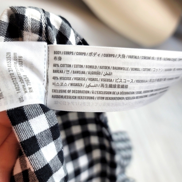 Abercrombie & Fitch Black and White Checkered Button Down Shirt - Picture 5 of 6